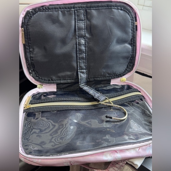 ๐ Stunning Innovative Yumi Kim Make Up Case or Travel Case ๐ - Picture 2 of 16